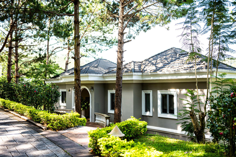 Exterior 21