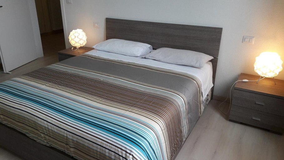Bedroom 2, Residenza Lux fronte mare, Savona