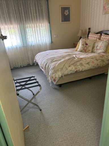 Bedroom 3, Butlers Guesthouse, Colac-Otway - North