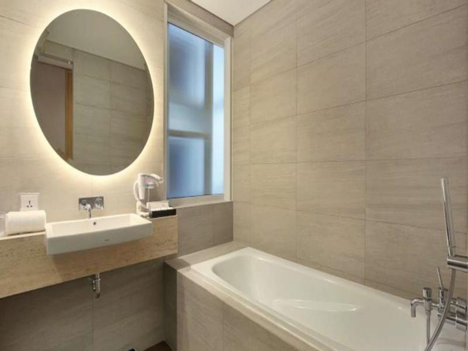 Bathroom 15