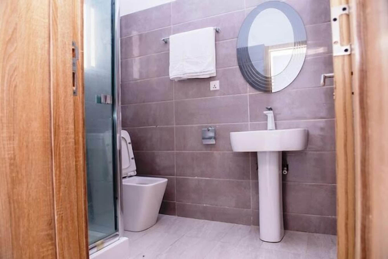 Bathroom, Immaculate Hotel Apartment And Suites, Oshimili North