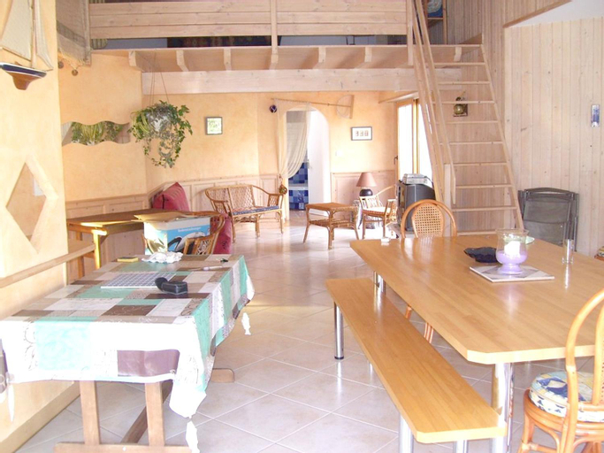 Food & Drinks, Villa ensoleillee a Saint Hilaire de Riez avec piscine privee, Vendée