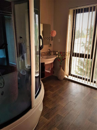 Bathroom 2, Ansera Badamdar, Baku