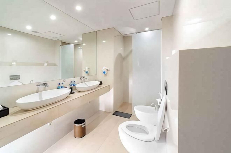 Bathroom 7