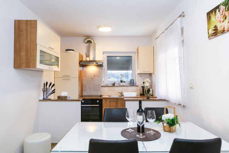 Others 3, Apartments Mirela, Koper