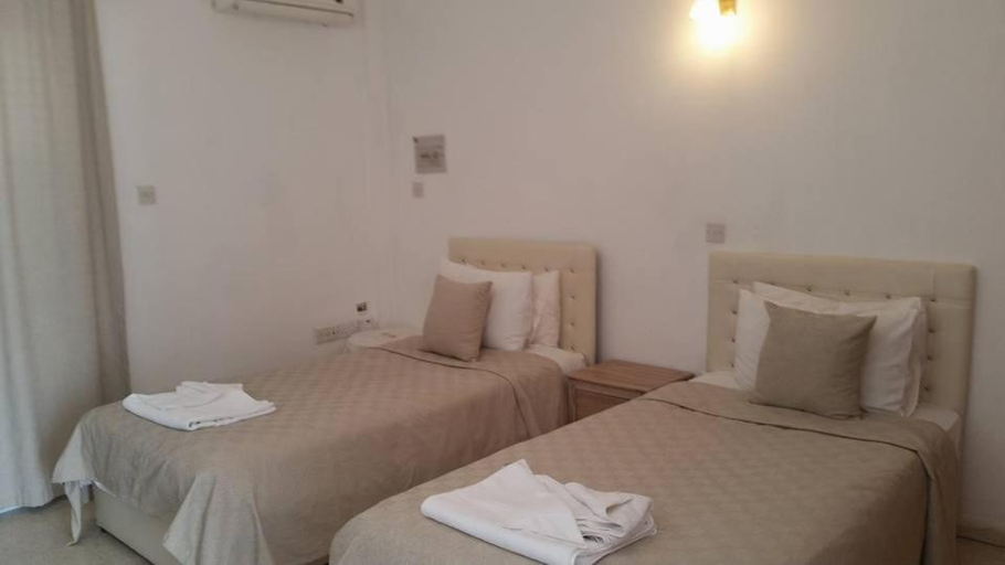 Bedroom 2, Paradise Bungalows