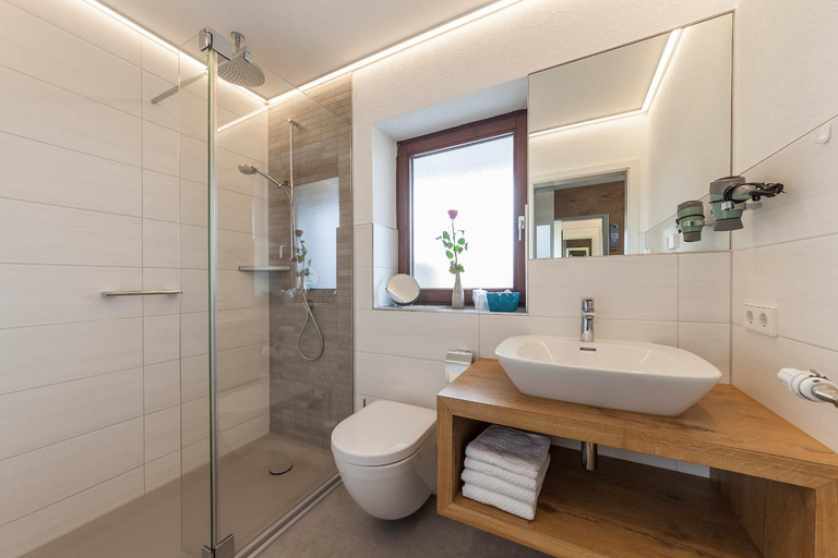 Bathroom 3, Hotel Restaurant Hansjakob, Bodenseekreis