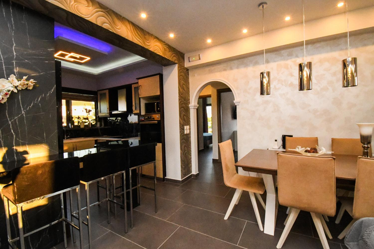 Food & Drinks 5, Nektarios & Eftychia Suites - Two Independent Apartments with Shared Pool & BBQ, Ionian Islands