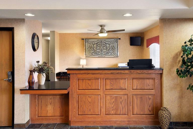 Public Area 2, Baymont by Wyndham Fremont, Dodge