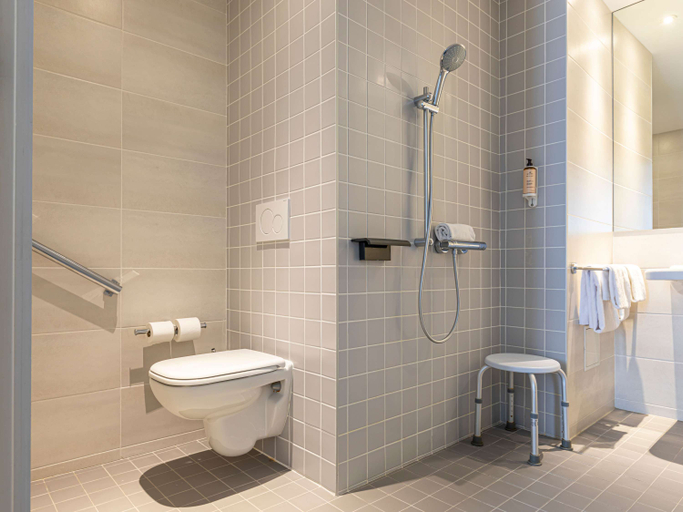 Bathroom 5, Hôtel Mercure Paris Saint Cloud Hippodrome, Hauts-de-Seine