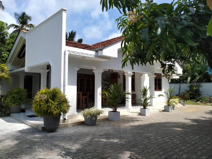 Others 5, holidays hotel, Wennappuwa