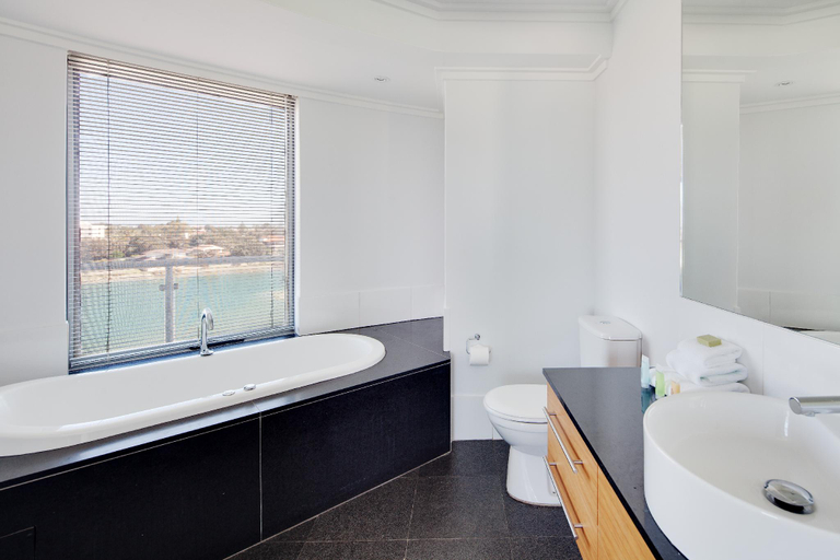 Bathroom 12