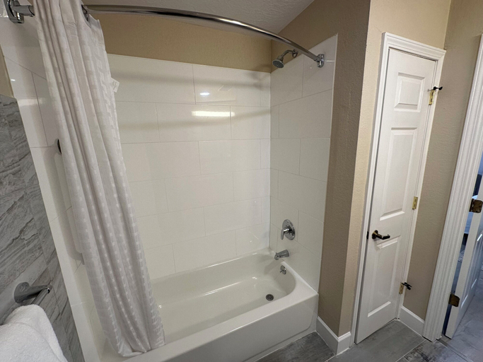 Bathroom 4, B&J HOTELS, Chaves