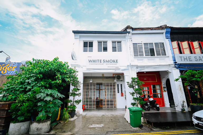 Swing & Pillows - Lebuh Victoria, Penang, Penang Island