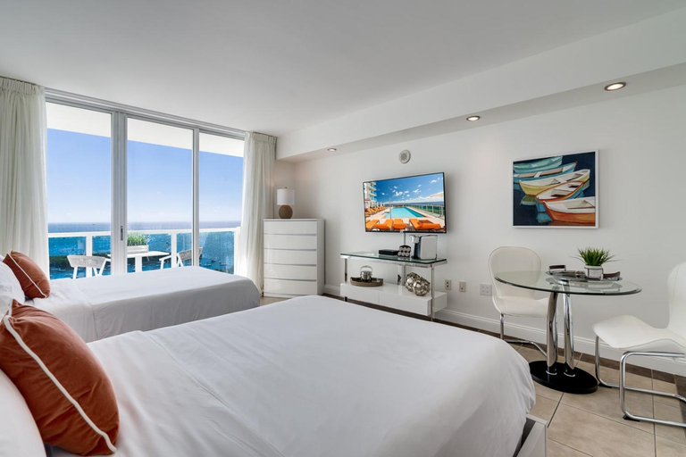 Bedroom 2, Ocean View Balcony steps from Restaurants, Peacock Park & Marina, Miami-Dade