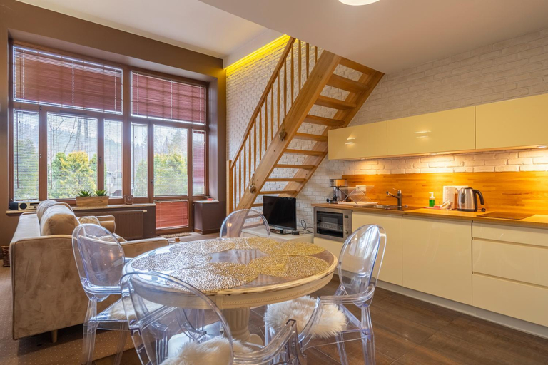 Facilities 5, RentPlanet - Szosa Czeska, Jelenia Góra