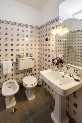 Bathroom, Quinta de Marrocos, Lamego