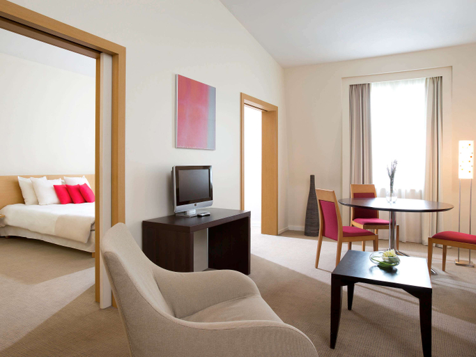 Bedroom 4, Novotel Paris La Défense Esplanade, Hauts-de-Seine