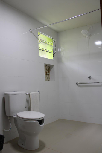 Bathroom 3, Estancia Solazer, Santa Isabel