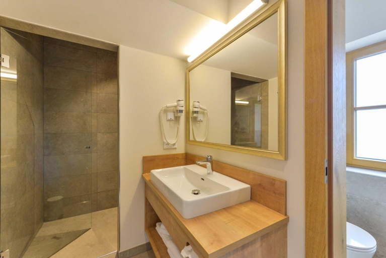 Bathroom 4, Posthotel Hofherr, Bad Tölz-Wolfratshausen