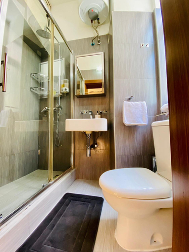 Bathroom 3, Maltese town house