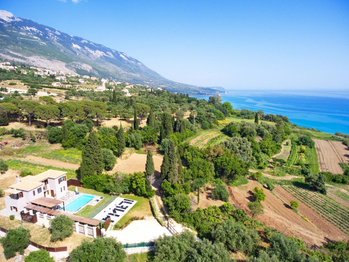 Others 4, Villa Minetti, Ionian Islands
