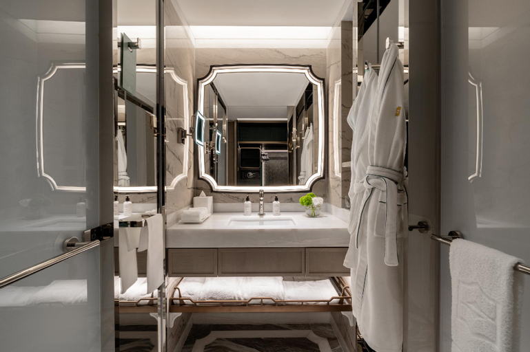 Bathroom 10
