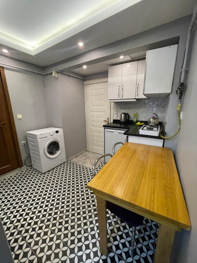 Others 2, Arat Apartments, Fatih