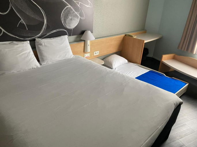 Bedroom 4, ibis Poitiers Centre, Vienne