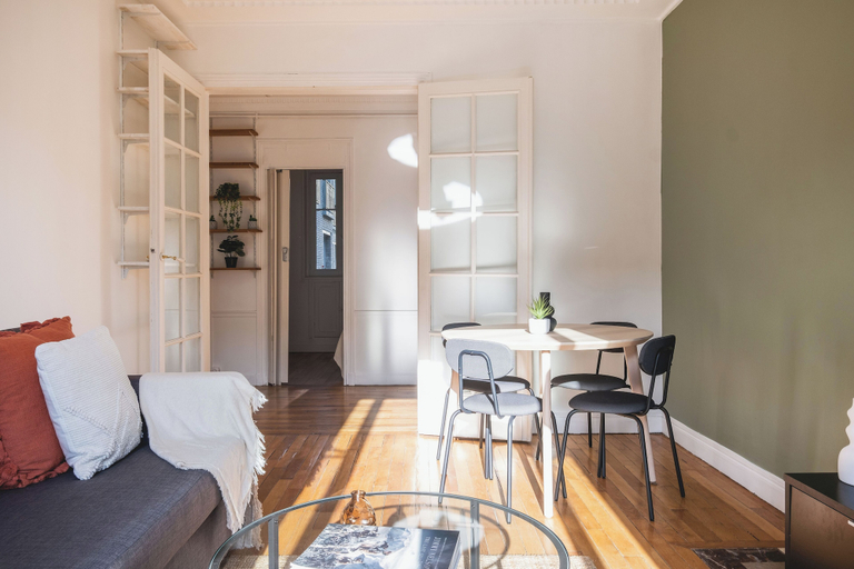 Others 3, Appartement Somptueux à Grenelle, Paris