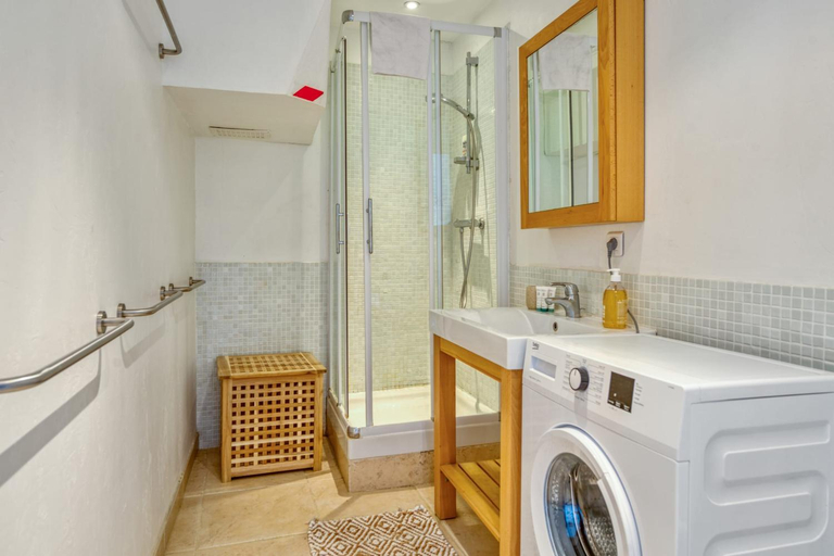 Bathroom, Appartement Perrissol - Welkeys, Alpes-Maritimes