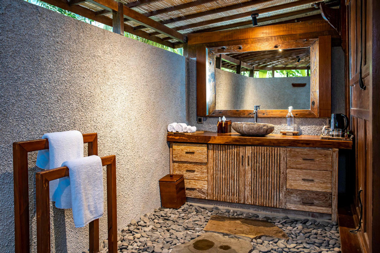 Bathroom 12