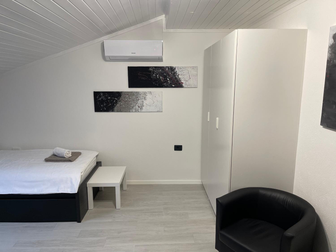 Others 2, Room Aria, Kobarid