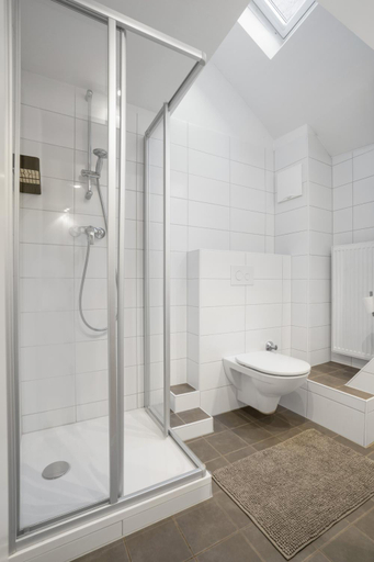 Bathroom 14