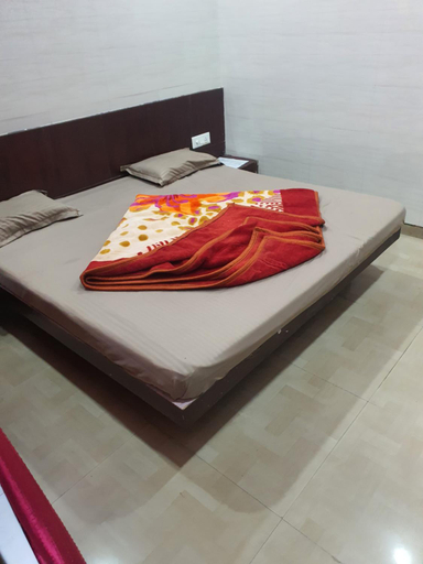 Bedroom 2, Hotel yuvraj, Nainital