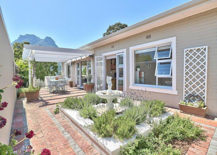 Others 5, The Good Host, City of Cape Town