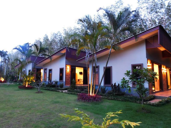 Phuket Sirinapha Resort, Phuket Island