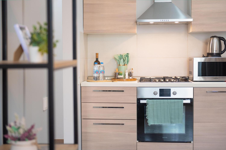 Others 5, 1-Bedroom Apartment with View - Balcony - 5 Min to Delisi Metro- Self Check-In, Tbilisi