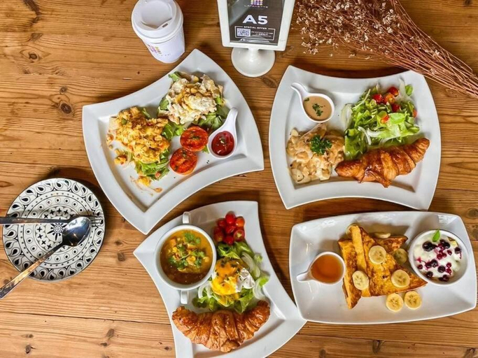 Food & Drinks 5, Kamala Beach P79 Exclusive Junior Suite, Pulau Phuket