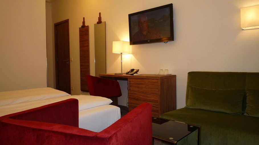 Bedroom 2, Hotel Cristall - Frankfurt City, Frankfurt am Main