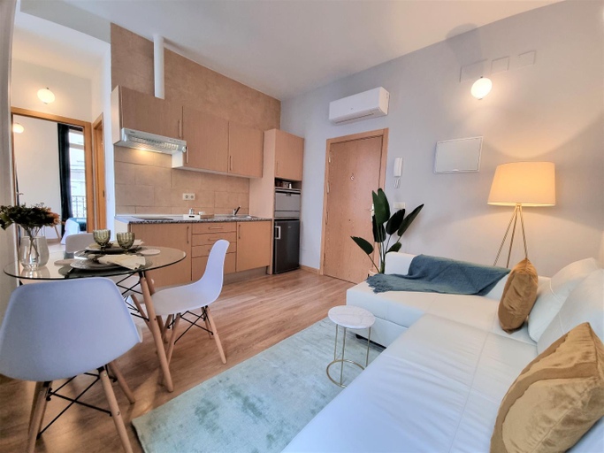 Others 4, Apartamentos San Isidro, Madrid