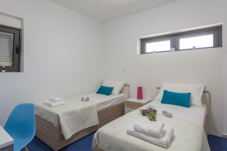 Others 4, Villa Lu-Ma, Sveti Filip i Jakov