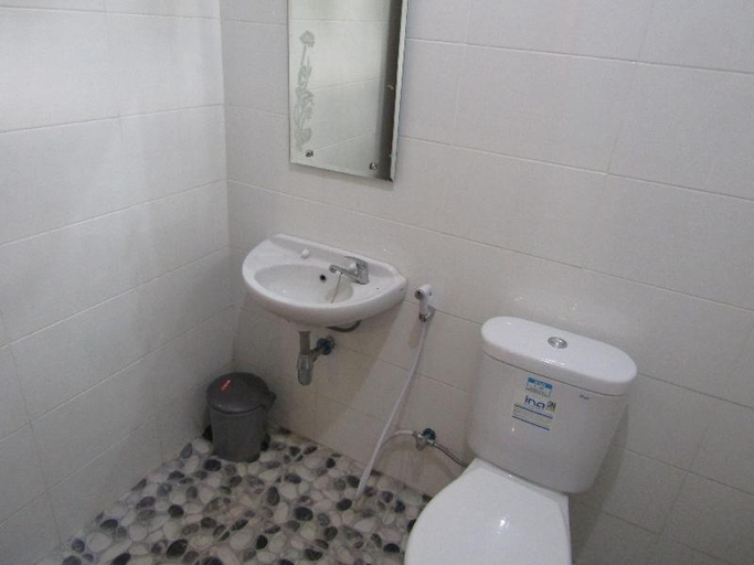 Bathroom 7