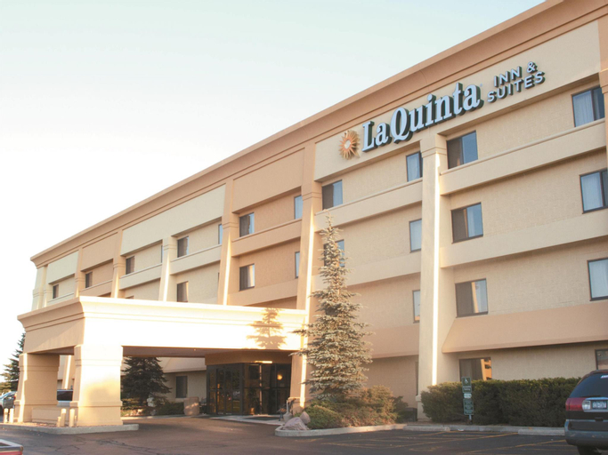 La Quinta Inn & Suites by Wyndham Chicago Gurnee, Lake