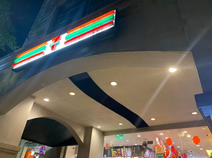 Morgan Suite BGC Shortwalk2 Venice Mall free pool gym, Taguig