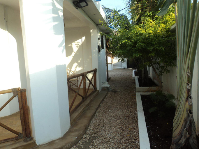 Others 5, Villa Kumi, Kaskazini 'A'