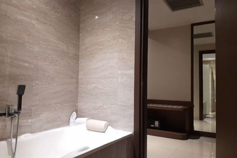 Bathroom 11