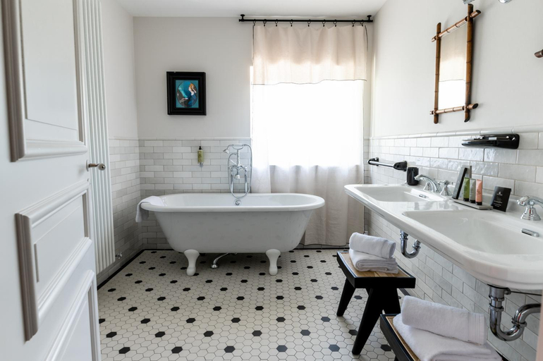 Bathroom 5, Chateau de Fiac - Hotel & Spa, Tarn