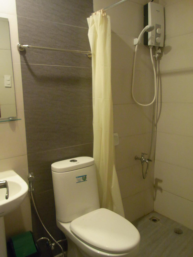 Bathroom 4, Ziur Inn, Laoag City