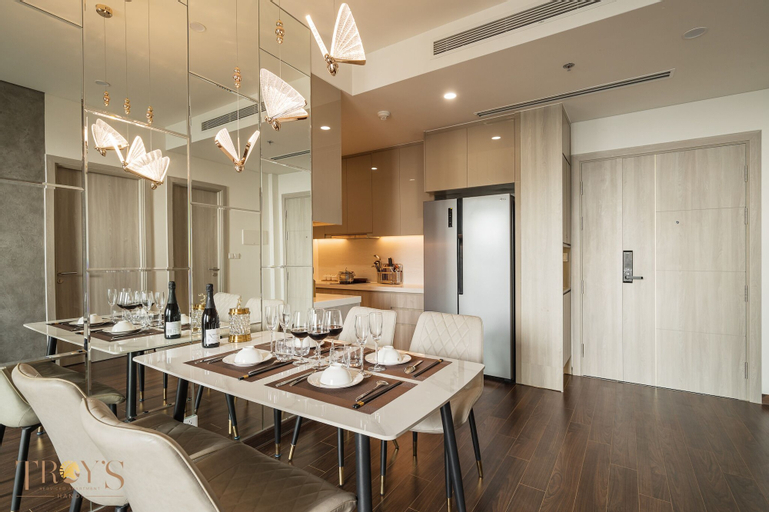 Dining Room 9